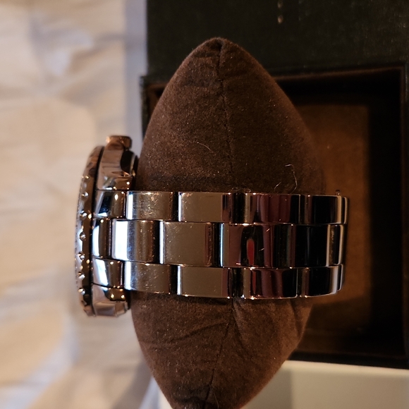 MICHAEL KORS WOMANS BROWN- lg runway watch- pearl face #5640 - Picture 4 of 7